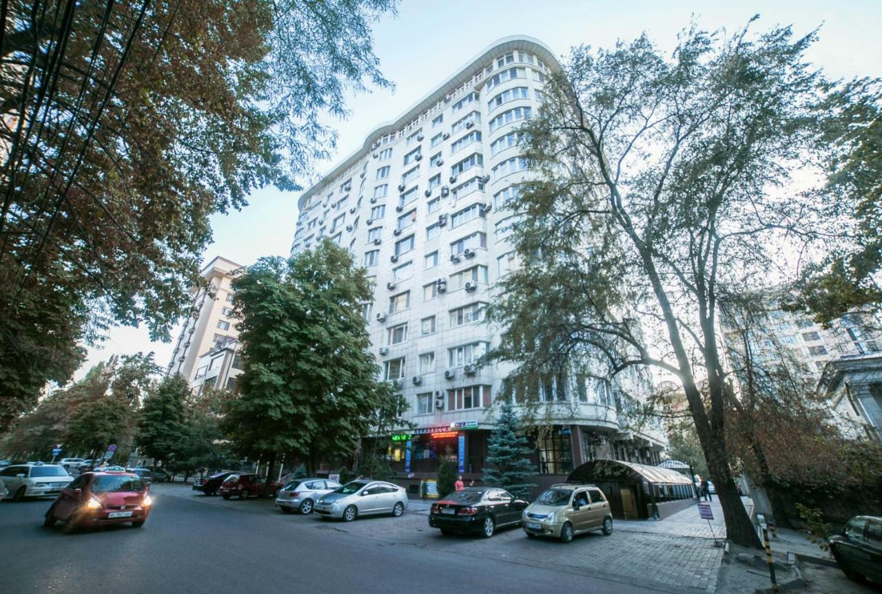 Spacious And Cozy Apartment In Bishkek Center מראה חיצוני תמונה