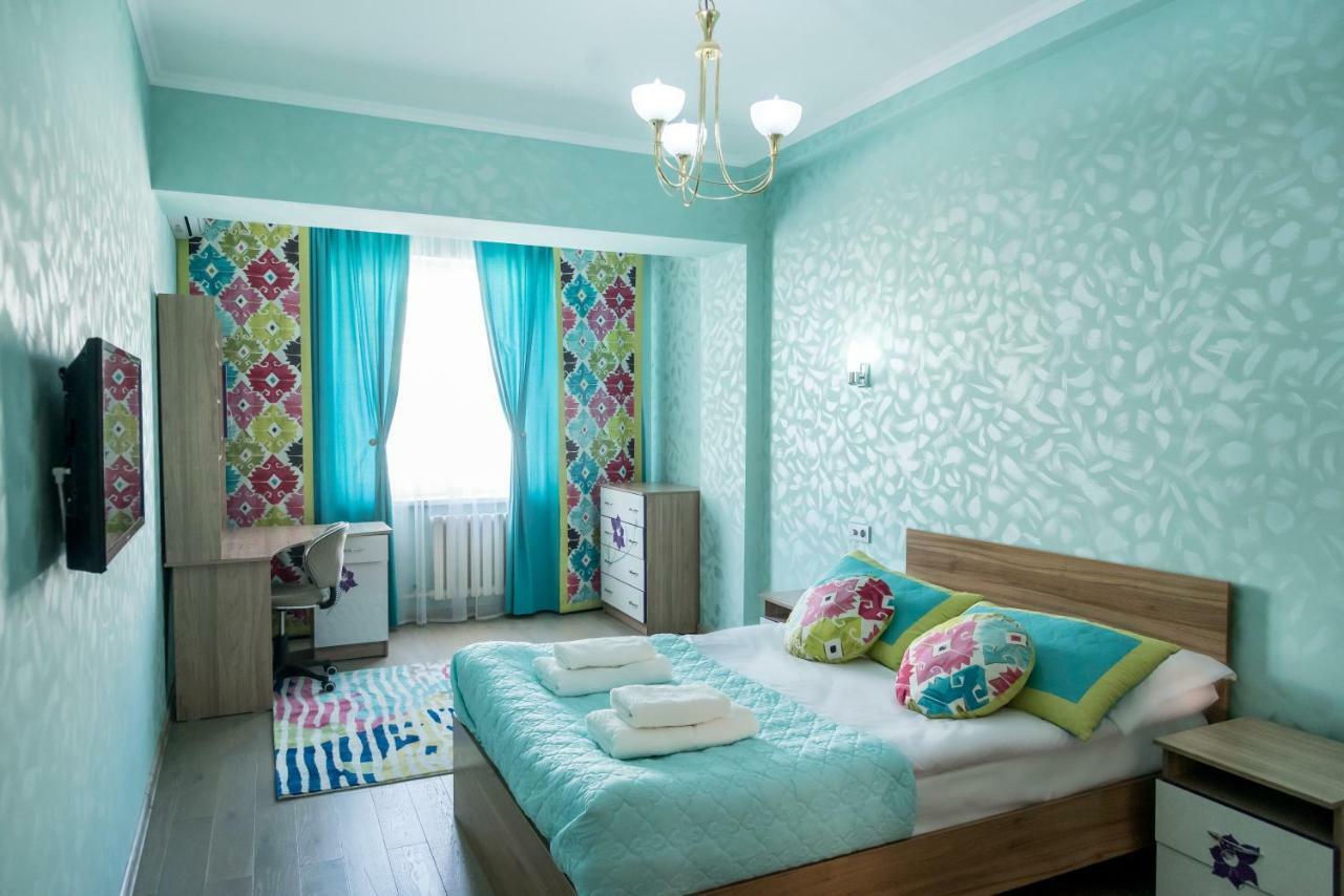 Spacious And Cozy Apartment In Bishkek Center מראה חיצוני תמונה